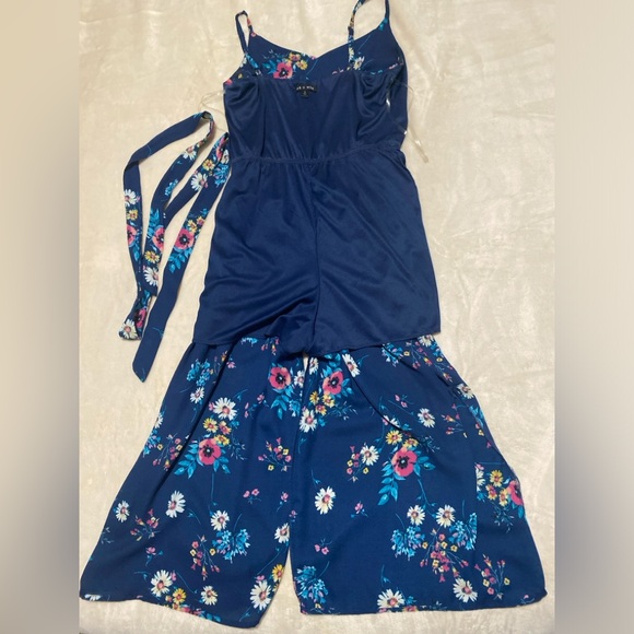 As U Wish Floral Jumpsuit Romper Size S Color Blue Pink White Yellow PreOwned - Picture 4 of 4